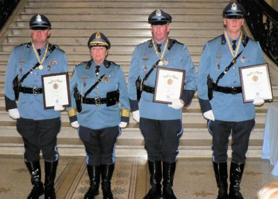 SpokojnyPan - > Najlepsze są mundury niektórych "state troopers", czyli policji stano...