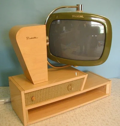 WuDwaKa - Telewizor Philco Predicta z obrotowym ekranem z lat 50. XX wieku.

#cieka...