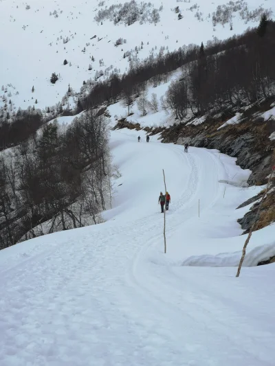 ulath - @mega-ubogi-czlowiek zobacz sobie trasy https://www.loenskylift.no/vandring
J...