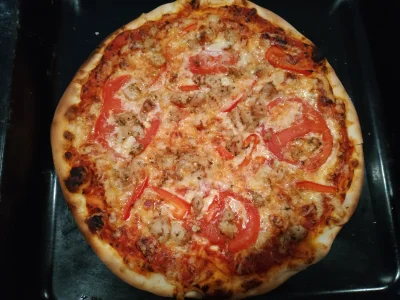 R.....k - Moja pizza z kamienia upieczona w piekarniku( ͡° ͜ʖ ͡°)
#gotujzwykopem #je...