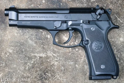 dwakotykastrowane - Najlepiej wyglądający pistolet ever. Beretta 92FS (｡◕‿‿◕｡)

#bron...