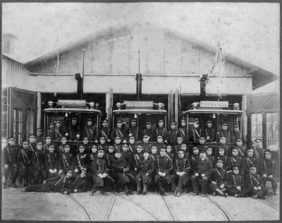 myrmekochoria - Konduktorzy i pracownicy przed tramwajami, Szwecja 1901. 

#starsze...
