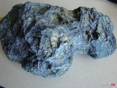 qps666 - #geologia #mineraly #mineralogia 
Co to może być za kamulec?