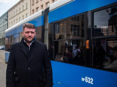 goferek - ✓ Tragiczna komunikacja miejska
✓ Brak parkingów przesiadkowych
✓ Brak śc...