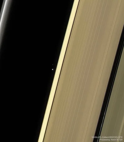 t.....m - Ziemia i księżyc widziane przez sondę Cassini, różnie dobrze mógłby być czę...
