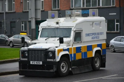 projektjutra - Typowy samochód policyjny w Irlandii Północnej. Policja w tym niespoko...