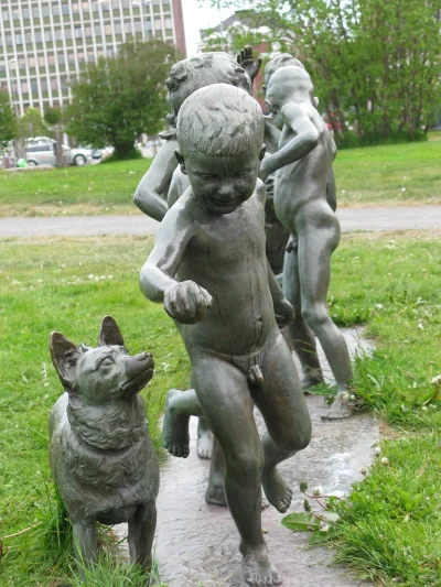 projektjutra - Narvik (za kołem polarnym), Norwegia. Pomnik Trygve Thorsena- dzieci b...