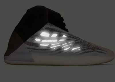 Kruszyn99 - Pokazano nowe świecące w ciemności Yeezy Boost QNTM Quantum. 
Cena 250€ ...