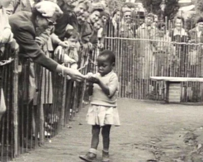 breja - To jest sztuczna wystawowa wioska kraju afrykańskiego na wystawie expo w 1958...