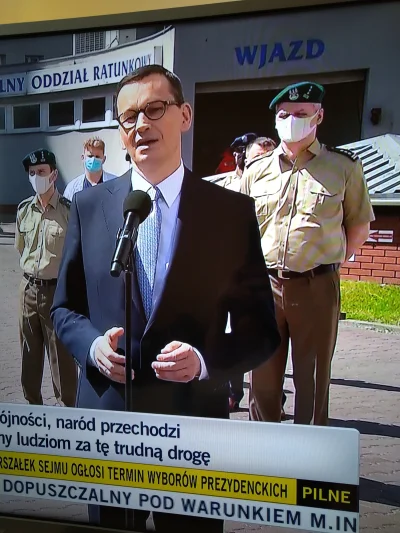 vukov - Wojsko pilnuje lekarzy na konferencji żeby nie uciekli. Do czego to doszło?

...