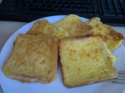 Marcinowy - Kto lubi chleb w jajku? ( ͡º ͜ʖ͡º)
#sniadanie #jedzenie #gotujzwykopem #d...