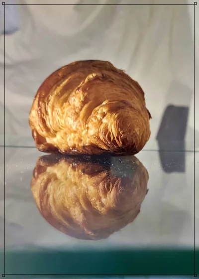 Mishy - Croissant idealny.


#gotujzwykopem #pieczzwykopem #fotografia
SPOILER