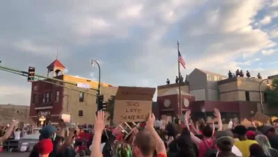 yeron - 9/x
Minneapolis, MN: shooting a random protestor in the neck with a rubber b...