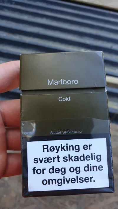 parowkazoczami - @Kebonifacy Paczki papierosów w Norwegii są w tym cudnym wojskowym k...