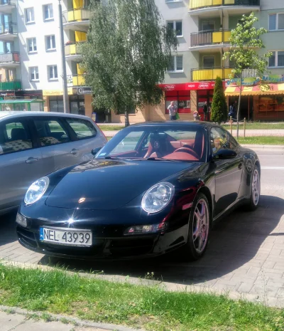 CarSpotterka - Sunday! 
#elk #carspotting #porsche911 #carrera4 #photography #parkol...