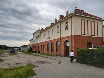 SebaD86 - Tyle zostało z chełmińskiej stacji kolejowej... nawet pół szyny nie ma ( ͡°...