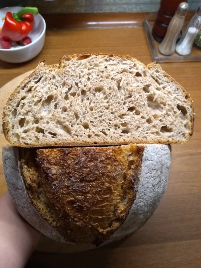 skotfild - @Kapitan-Planeta: na zdjęciu jest mój chleb o hydracji 86%. Dobra mąka wch...