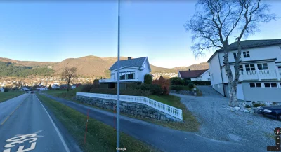 Mescuda - Norwegia 

można powiększyć sobie screena z google maps, jak dla mnie wyg...