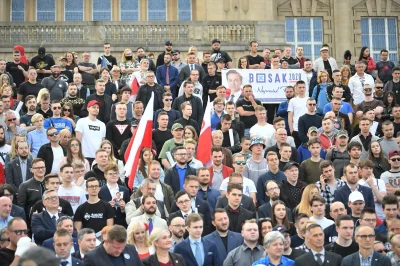 wojtasmks - Jest jeden kandydat, który jeżdżących z nim klakierów nie ma, bo podróżuj...