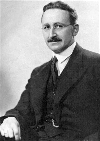 yersey - Fryderyk August von Hayek 
Ekonomista nie znoszący bajek 
Na temat gospoda...