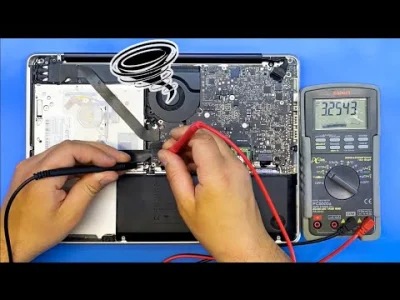 Pan_Slon - Drutowanie płyty głównej laptopa, wazzup byłby dumny ( ͡° ͜ʖ ͡°) 

#elektr...
