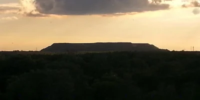 evolved - #ufo nad Uluru #australia

SPOILER