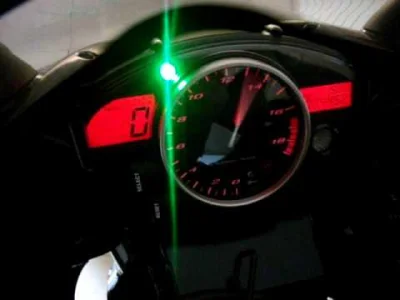 motonita - @motonita: A tutaj Yamaha R6 kręcąca się prawie do 17 tys. obr./min.