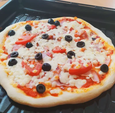 Papieska_kremowka - Mirekczki ile plusów dostanie moja domowa pizza? Moze i nie robio...