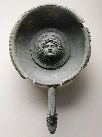 IMPERIUMROMANUM - Rzymska patera w kształcie głowy Meduzy

Rzymska patera w kształc...