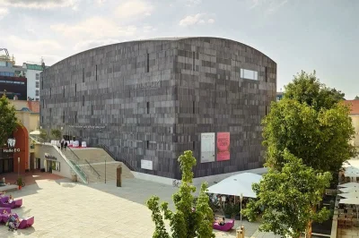 Danielnov - @KochanekAdmina mnie najbardziej urzekł budynek Muzeum Sztuki Współczesne...