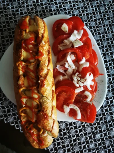 bartoliniLbn - #gotujzwykopem #foodporn #czosndog

To już klasyka ( ͡°( ͡° ͜ʖ( ͡° ͜ʖ ...