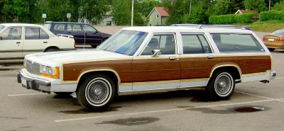 I-___-I - @marsjanin2012: zmodyfikowany Ford LTD Country Squire z 1979.
https://pl.w...