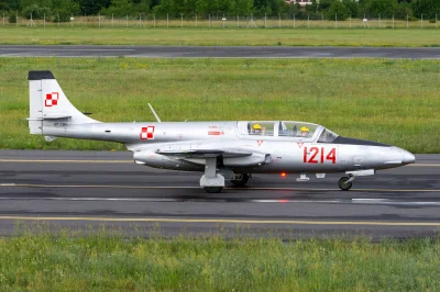 XKHYCCB2dX - Wczorajszy gość na Ławicy PZL TS-11 Iskra SP-YBC 2020.06.24
#lotnictwo ...