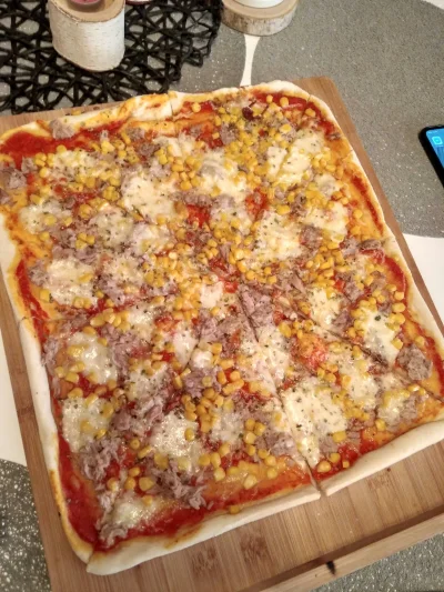 niezawodny - Taka zwykła tuńczyk, kukurydza, mozarella cheddar

#pizza #gzw