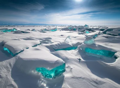 Z.....m - Turkusowe formacje lodowe na jeziorze Bajkał w Rosji
#ciekawostki #natura ...