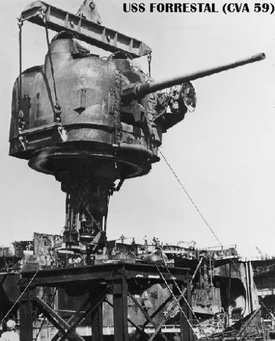 myrmekochoria - Usuwanie wieży artezyjskiej z wraku (pożar) okrętu USS Forrestal, 196...