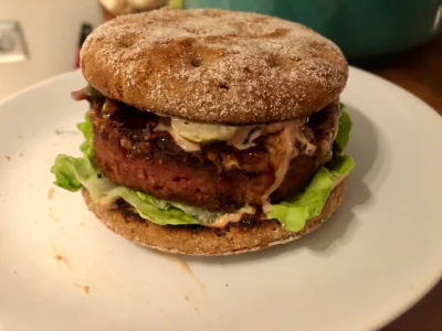 hellyea - Pierwszy burger z Beyond Meat i miłe zaskoczenie.

Czuć w tle lekki posmak ...