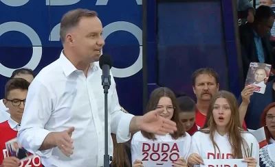 plomky - Duda trochę się przechwala, ale młoda chyba wierzy.
#tvpis #cenzoduda #hehe...