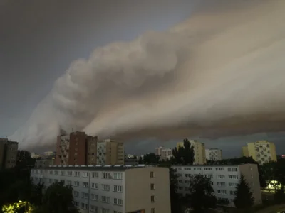 polisz_kieubasa - Ale #burza szła w nocy nad #Warszawa. Jeszcze nie widziałem czegoś ...