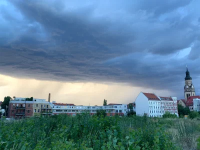 Currrywurst - @polisz_kieubasa: paręnaście godzin wcześniej, paręset kilometrów bliże...