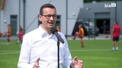 Typeria - Premier Morawiecki przemawiając w ośrodku treningowym w Białymstoku: „Robim...