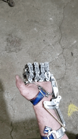 krulwypoku_IgB6 - Mechaniczna proteza dłoni #gif (zapewne duży...) 
#ciekawostki #te...