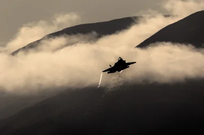 KristoferMichaelson - F-35 w górach.
#fotografia #tworczoscwlasna #mojezdjecie #lotn...