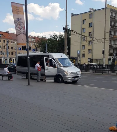 krytyk__wartosciujacy - @Fobiczek: pfff.. konkurencja busiki podstawia. Amatorzy