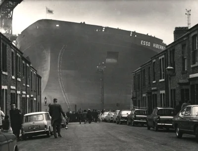 myrmekochoria - Esso Hibernia podczas budowy w stoczni Wallsend, 1970.

#starszezwo...
