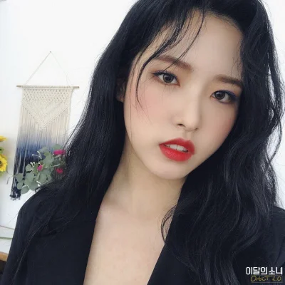 XKHYCCB2dX - #oliviahye #loona 
#koreanka