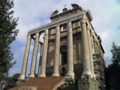 Fennrir - @grzmislaw: 
Panteon obecnie niby jest muzeum i nie odprawia się już tam m...