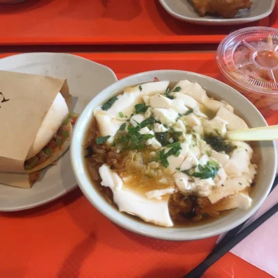 nomadbynature - Co ciekawego jedzą Chińczycy na śniadanie? Np. tzw. 'mózg tofu' (na z...