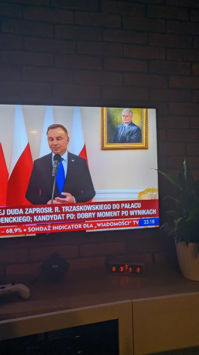 PanBaklazan - Czy tam w tle jest Lech Kaczyński olejną namalowany? #tvpis #wybory