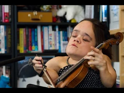 furelsom - @PanProgramista: Do tego jej dzieci teraz grają na skrzypcach
